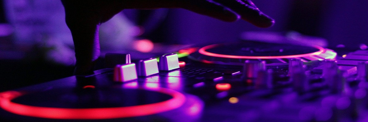 DJ training beatmatching mixing equipment professional DJ course certification