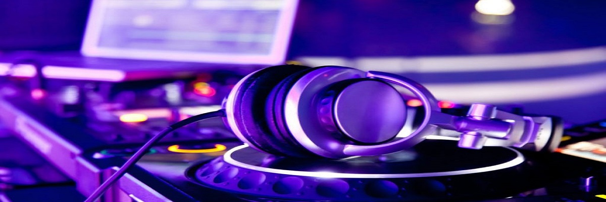 Professional live streaming platform multi-camera broadcasting software global CDN unlimited viewers control panel dashboard interface